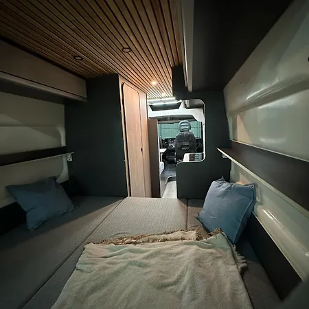 Kemping The Feather Van